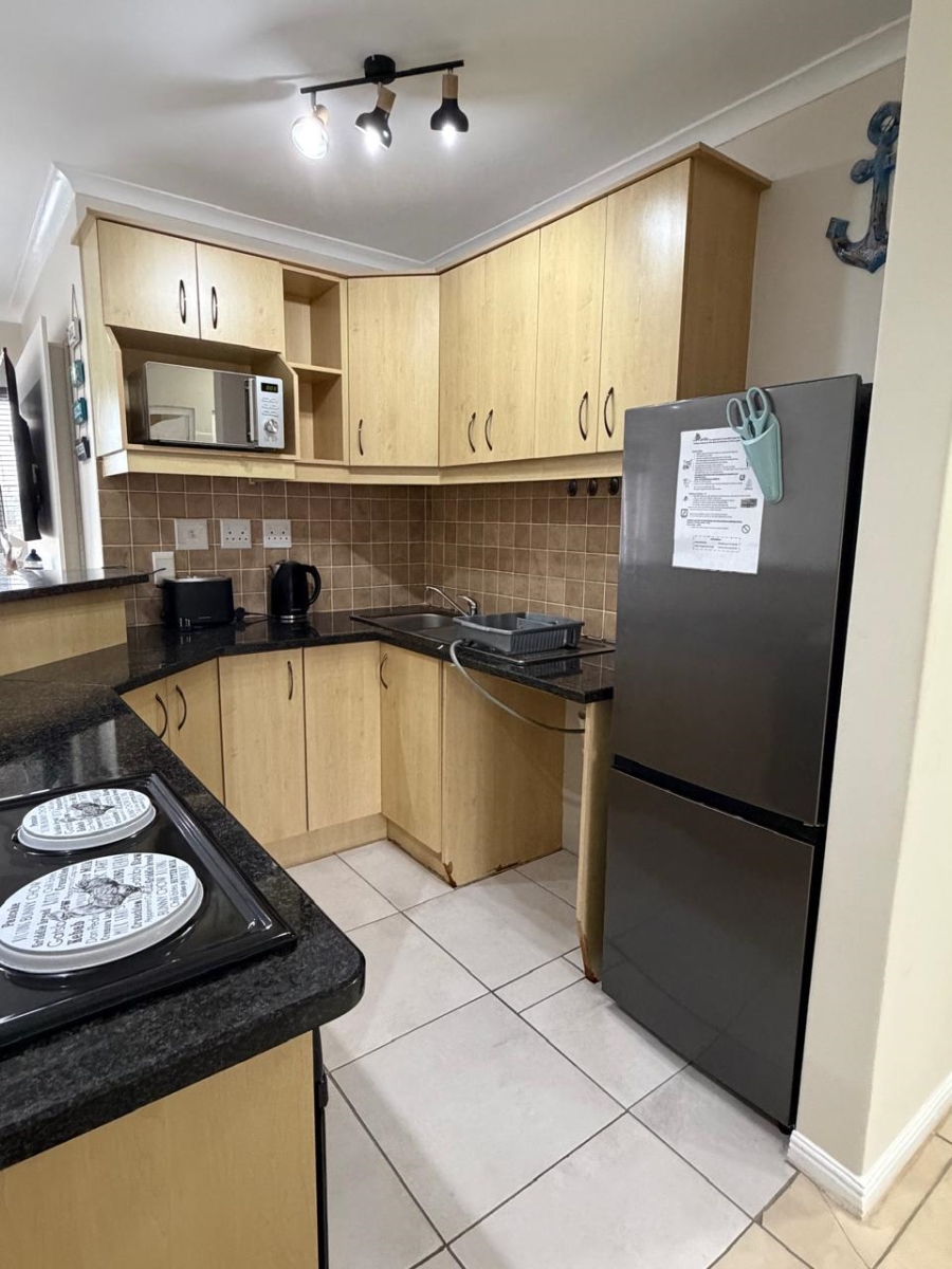 To Let 2 Bedroom Property for Rent in Marina Martinique Eastern Cape